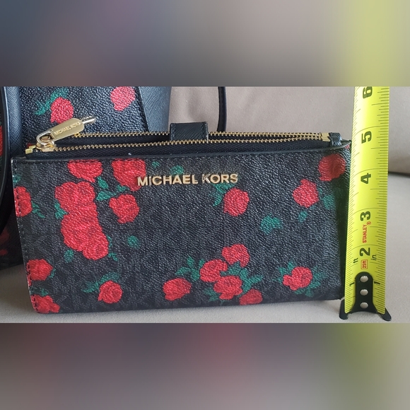 MICHAEL KORS Black and Red Floral Purse/Shoulder Bag & Matching Wallet - Picture 6 of 8